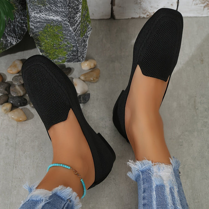 Femme portant Chaussures Merania | Chaussures Plates Tricotées Élégantes Pour Femmes