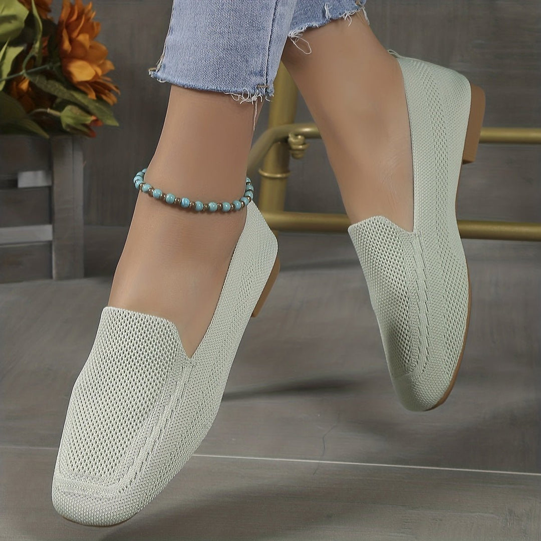 Femme portant Chaussures Merania | Chaussures Plates Tricotées Élégantes Pour Femmes
