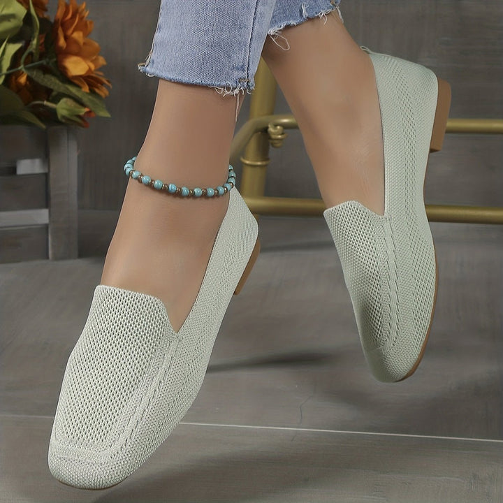 Femme portant Chaussures Merania | Chaussures Plates Tricotées Élégantes Pour Femmes