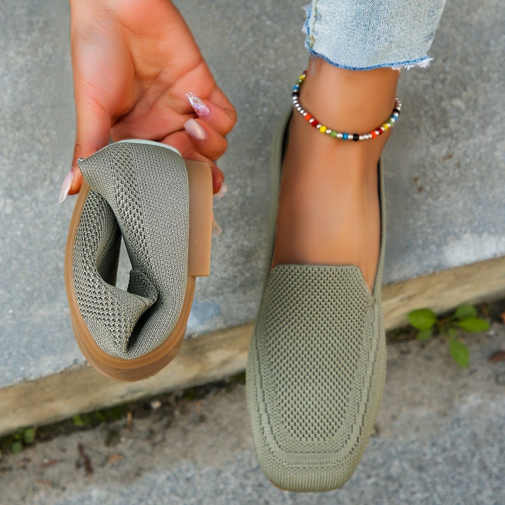 Femme portant Chaussures Merania | Chaussures Plates Tricotées Élégantes Pour Femmes