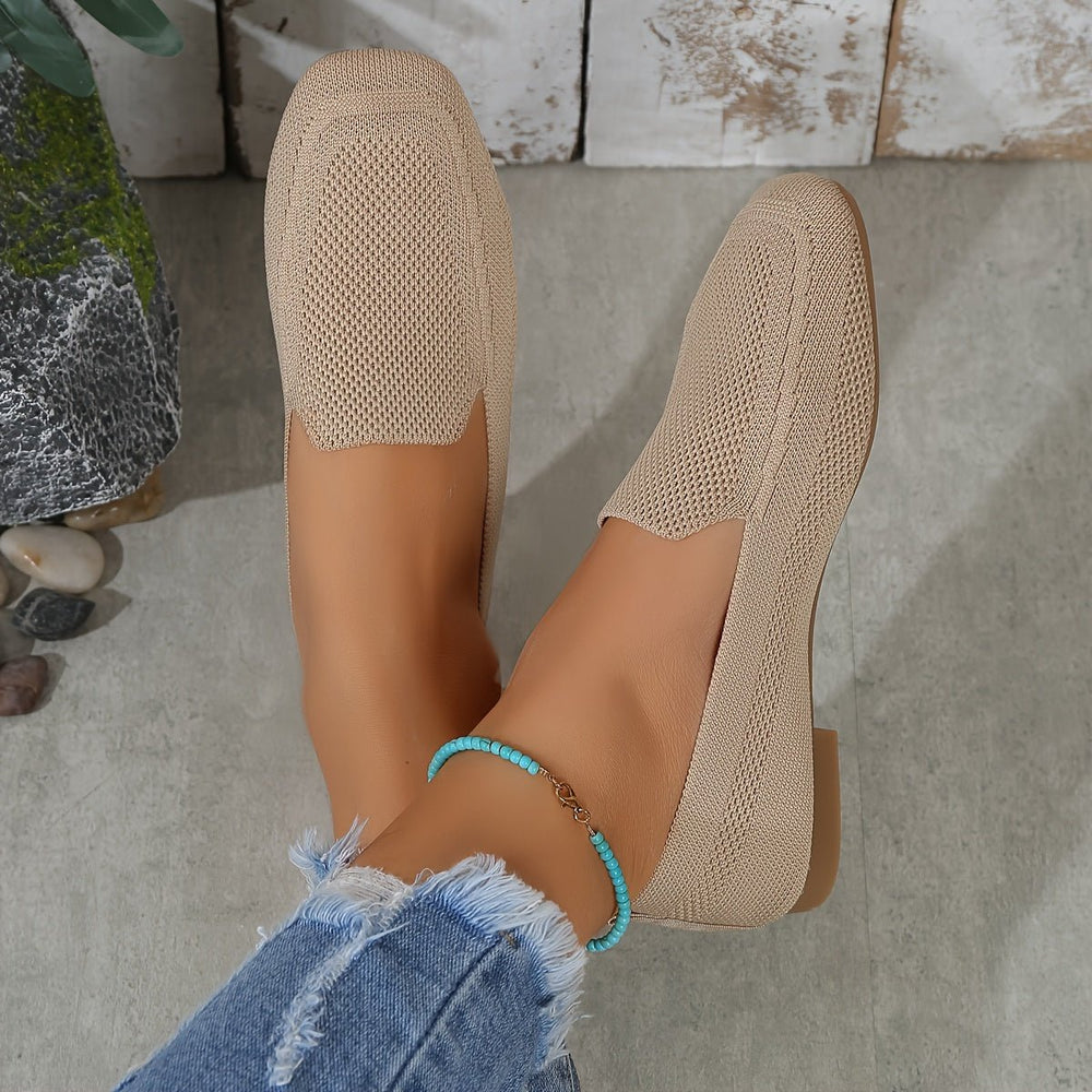 Femme portant Chaussures Merania | Chaussures Plates Tricotées Élégantes Pour Femmes