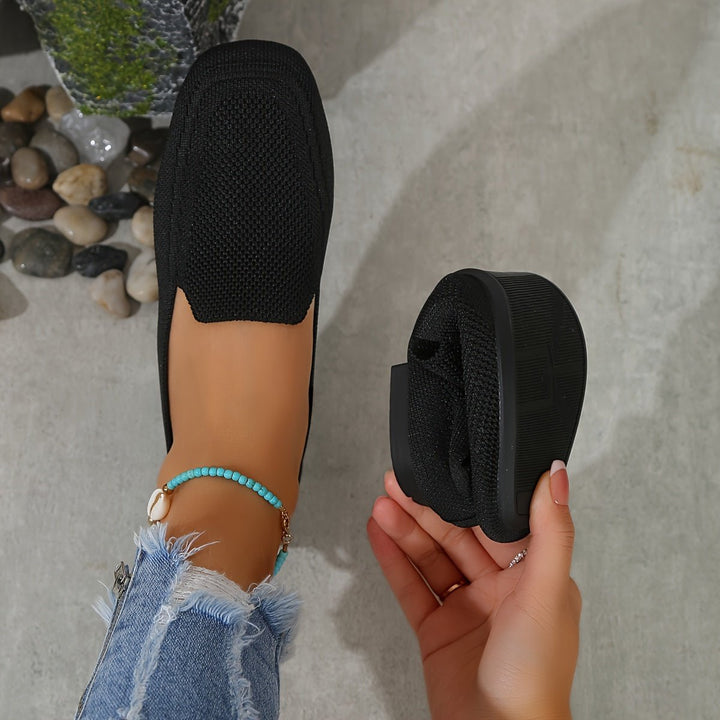 Femme portant Chaussures Merania | Chaussures Plates Tricotées Élégantes Pour Femmes