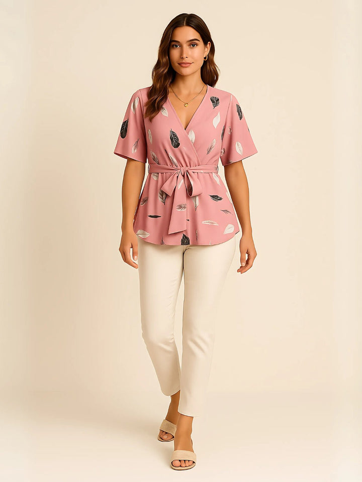 Femme portant Blouse Milayana | Blouse cache - cœur fleurie chic