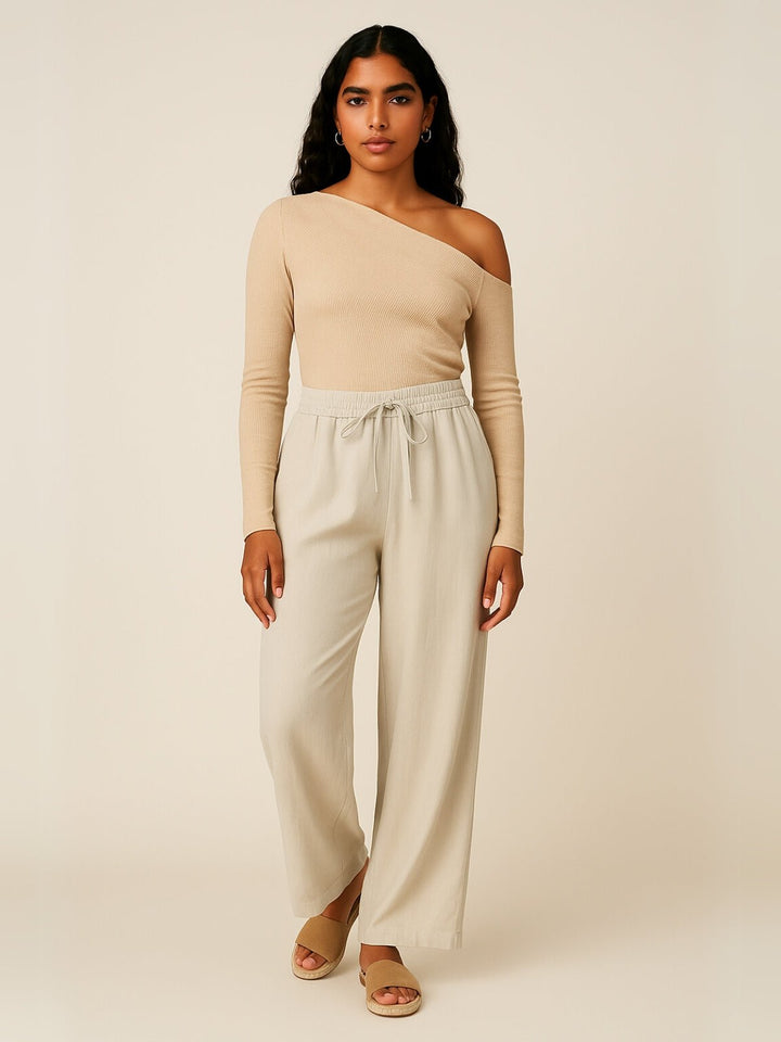 Femme portant Pantalon Large Miraya | Pantalon large en viscose tissée