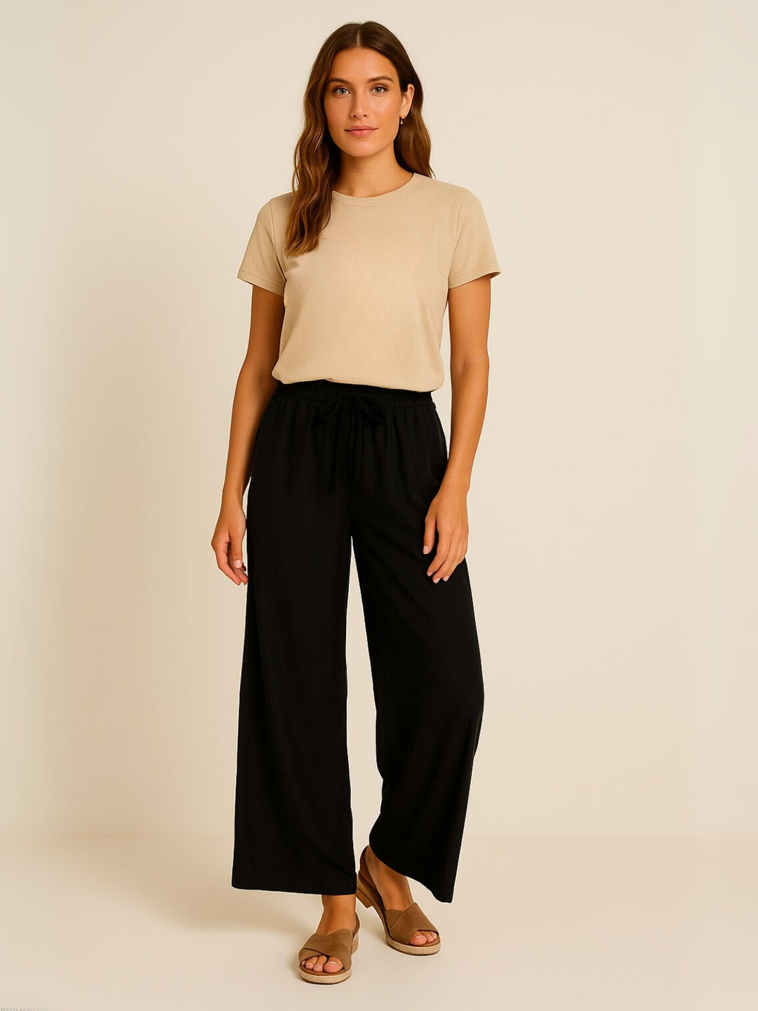 Femme portant Pantalon Large Miraya | Pantalon large en viscose tissée