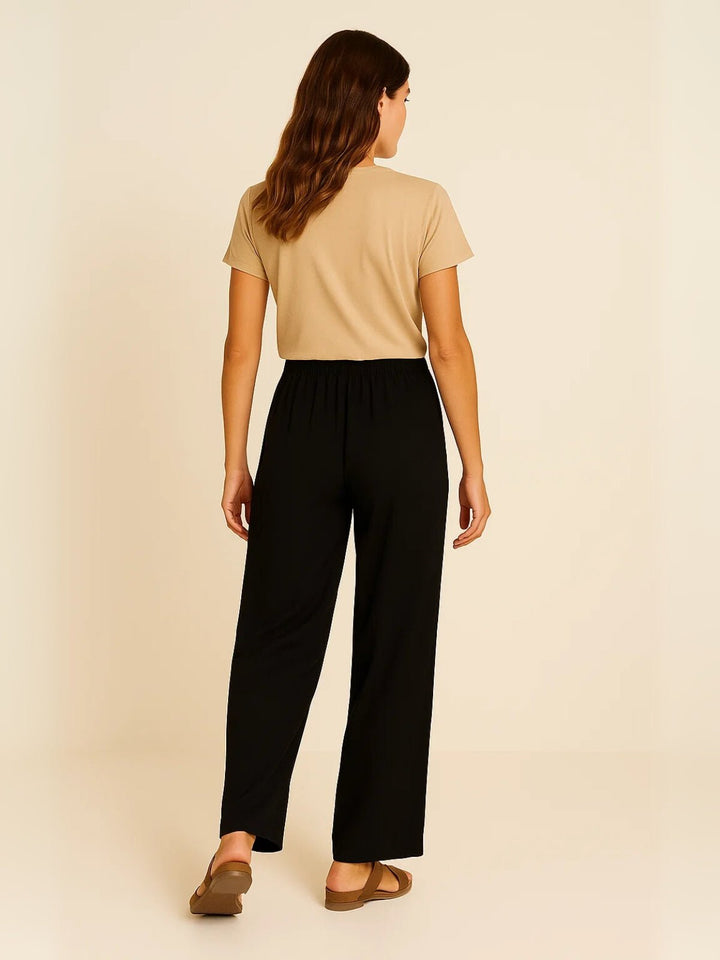 Femme portant Pantalon Large Miraya | Pantalon large en viscose tissée