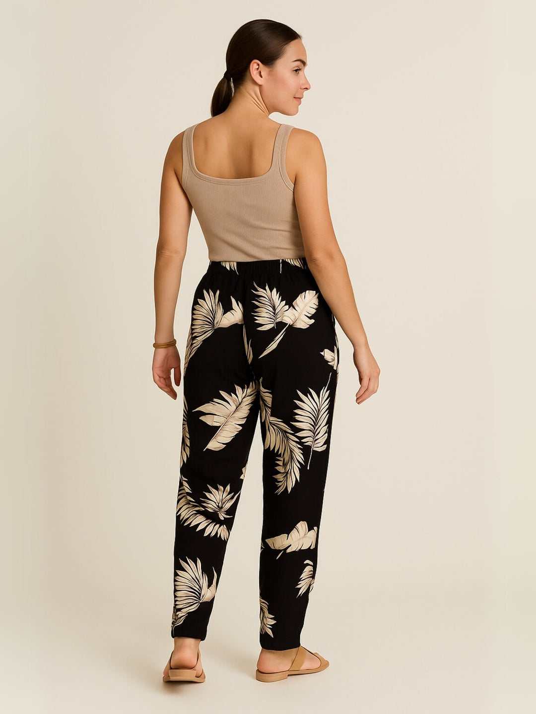 Femme portant Pantalon fluide Mireliya | Pantalon fluide imprimé tropical