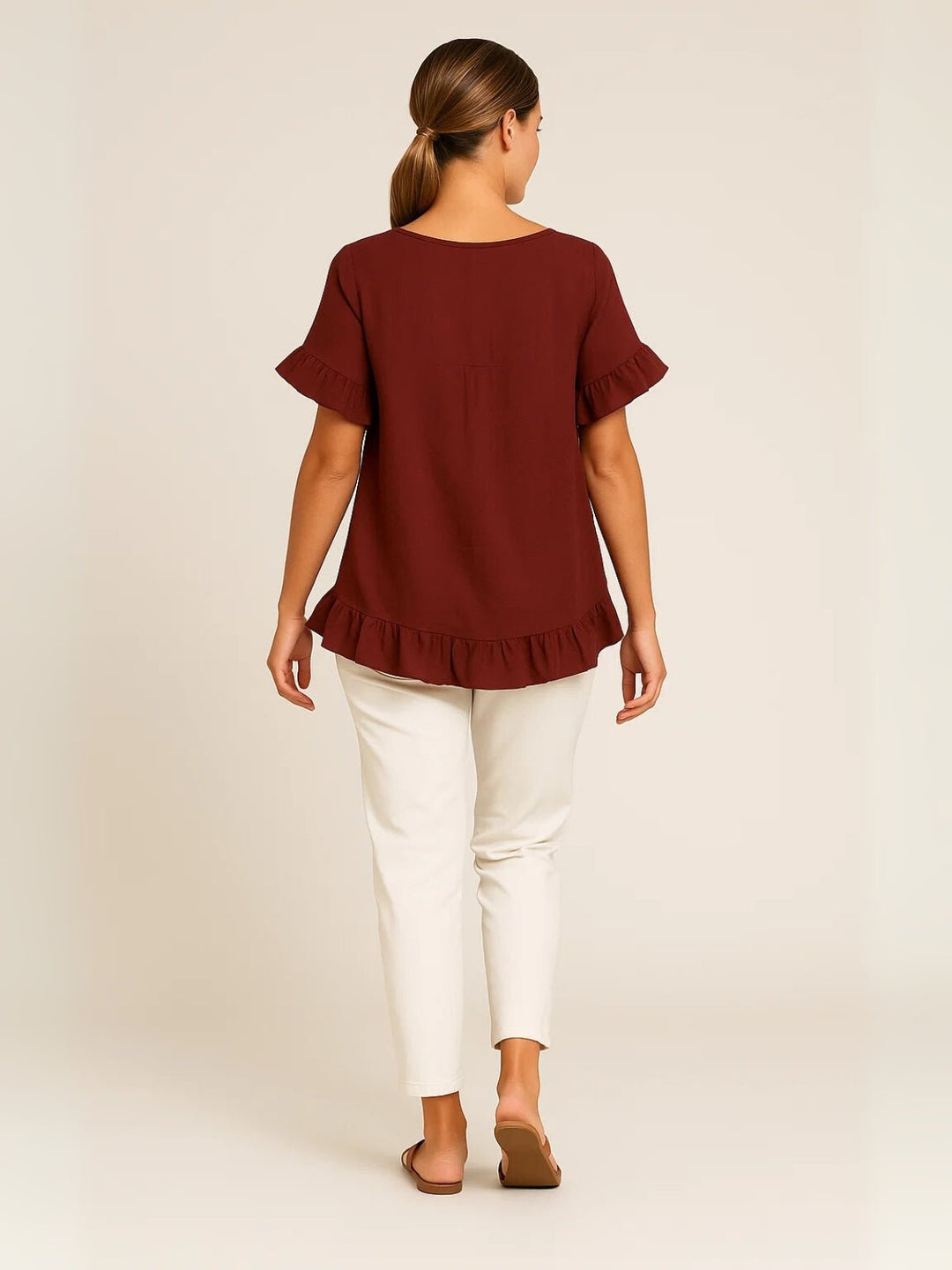 Femme portant Blouse Mirelys | Blouse coton col rond à volants doux