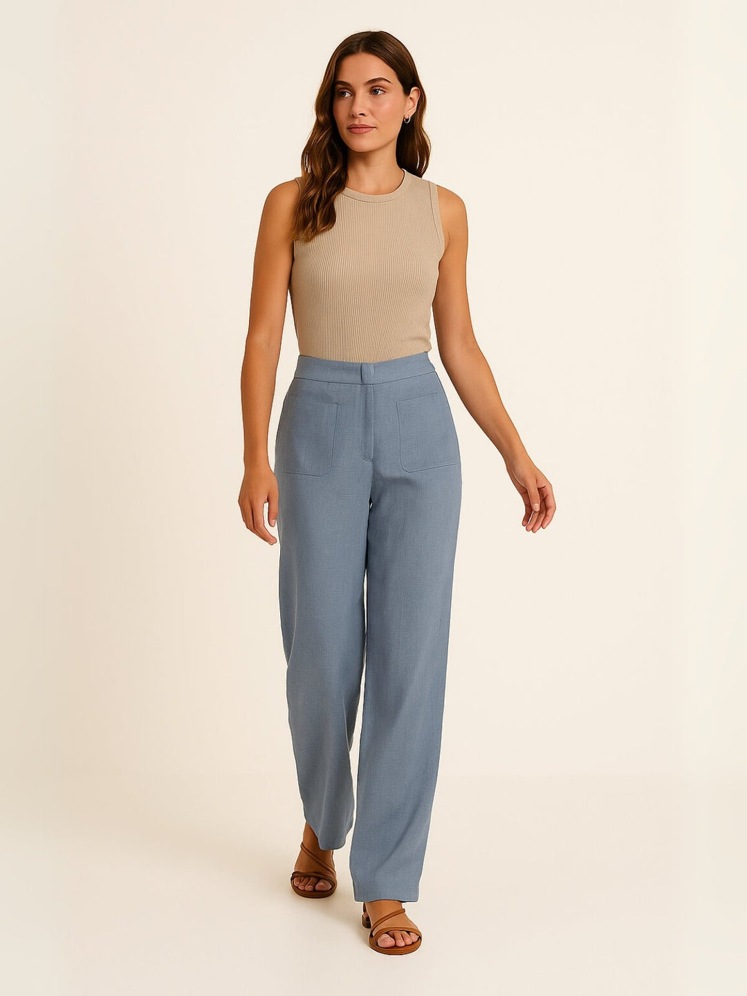 Femme portant Pantalon en lin Naelya | Pantalon fluide en lin doux