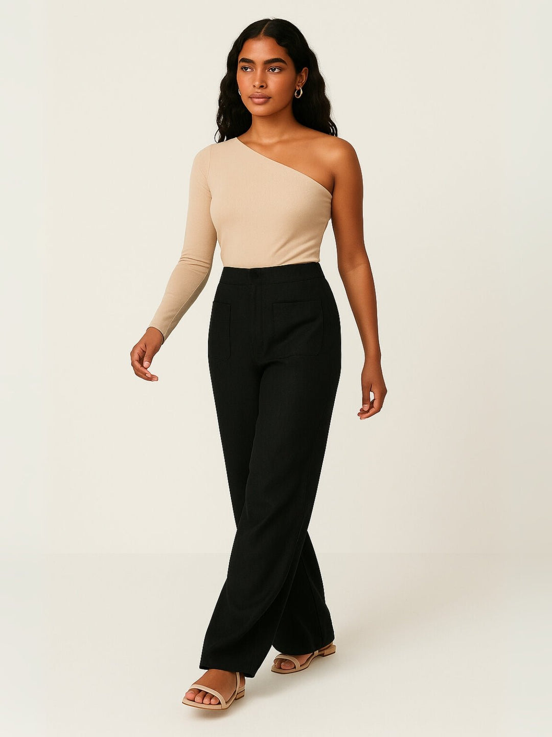 Femme portant Pantalon en lin Naelya | Pantalon fluide en lin doux