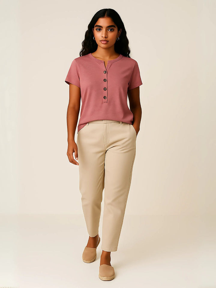 Femme portant Blouse Naylia | Blouse légère à col mao boutonnée