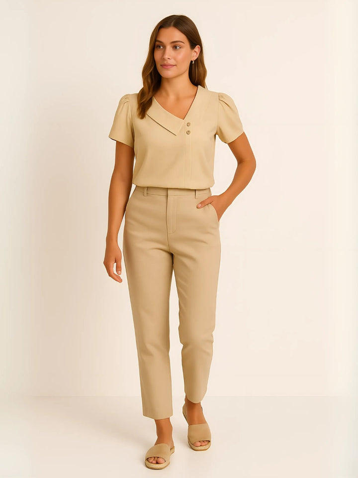 Femme portant Blouse Nelyssa | Blouse asymétrique boutonnée chic