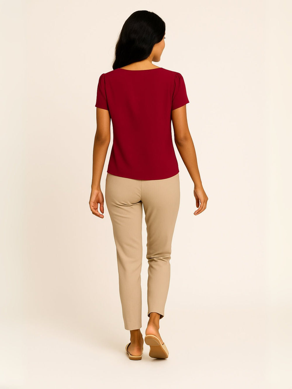 Femme portant Blouse Nelyssa | Blouse asymétrique boutonnée chic