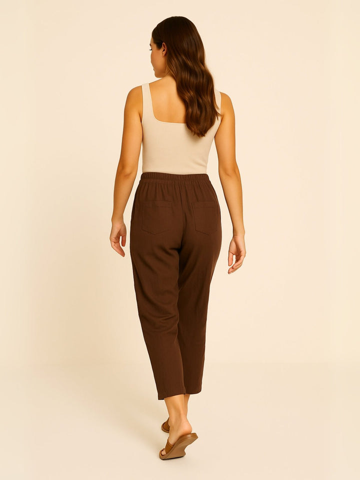 Femme portant Pantalon vintage Norella | Pantalon droit à boutons élégants
