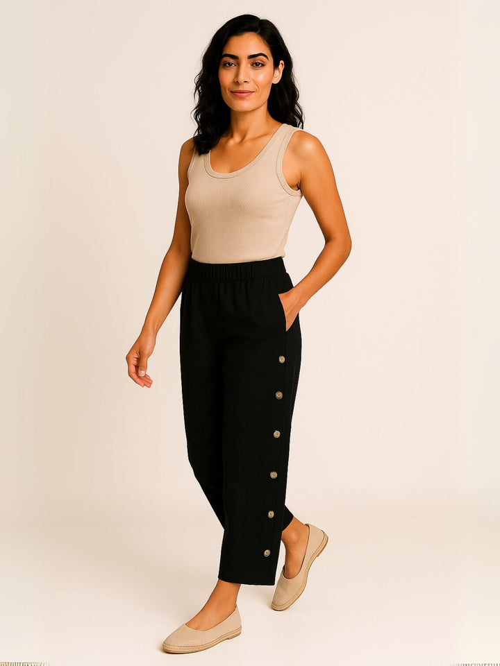 Femme portant Pantalon vintage Norella | Pantalon droit à boutons élégants