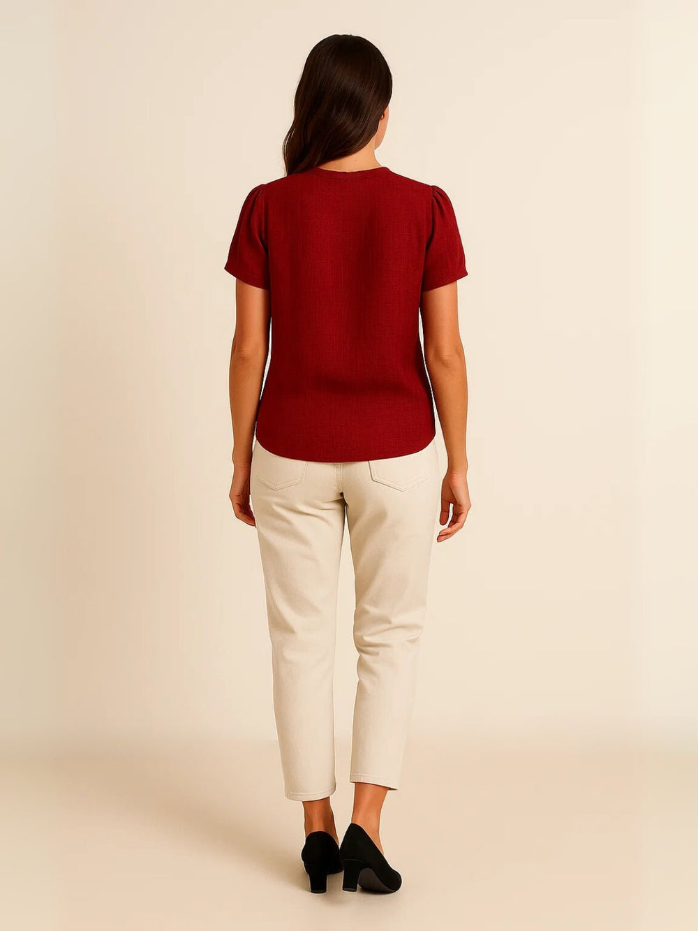 Femme portant Blouse Norelya | Blouse unie à col V classique