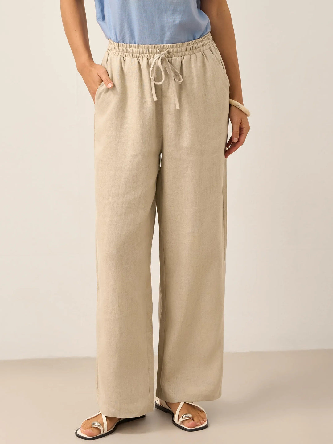 Femme portant Pantalon en lin Nymée | Pantalon en lin droit