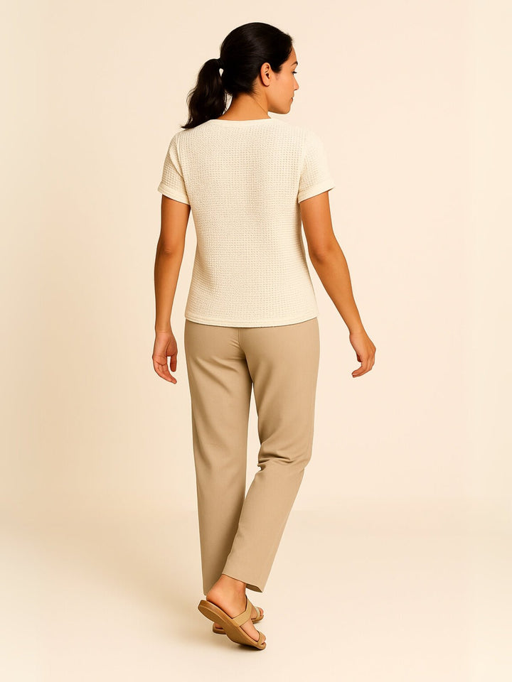 Femme portant T-Shirt Odéna | T-shirt dentelle col ras du cou