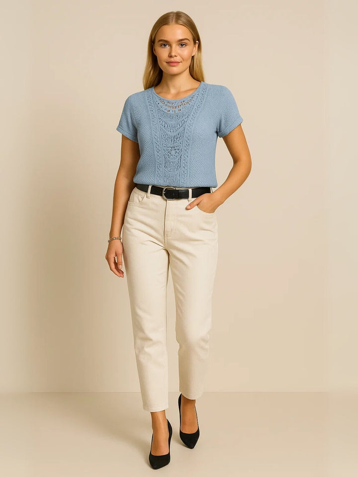 Femme portant T-Shirt Odéna | T-shirt dentelle col ras du cou