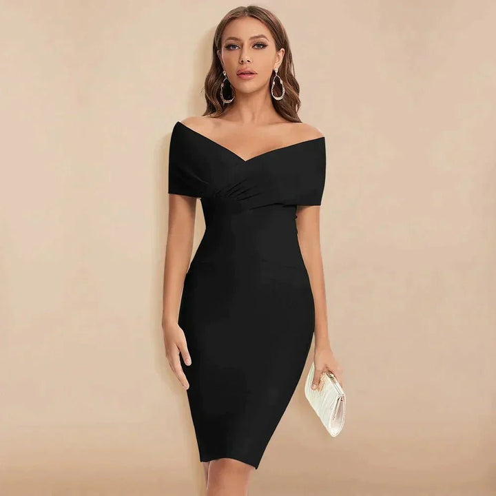 Femme portant Robe Cocktail Philinea | Robe Évasée Élégante