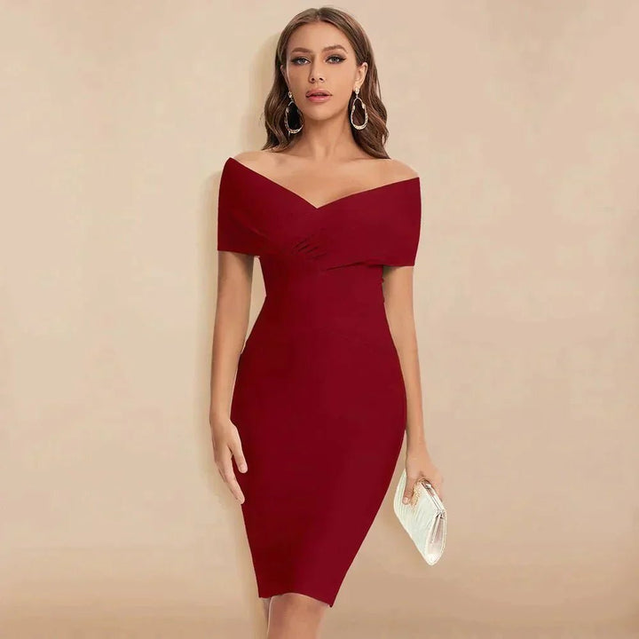 Femme portant Robe Cocktail Philinea | Robe Évasée Élégante