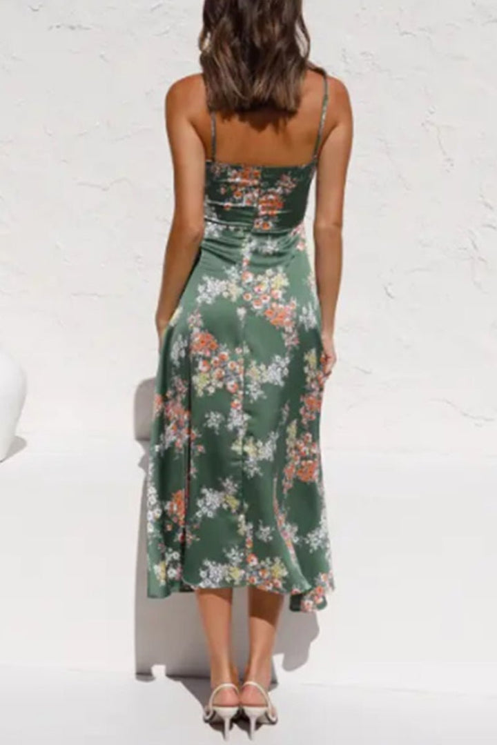 Femme portant Robes Selesta | Robe à bretelles élégante et florale pour femme