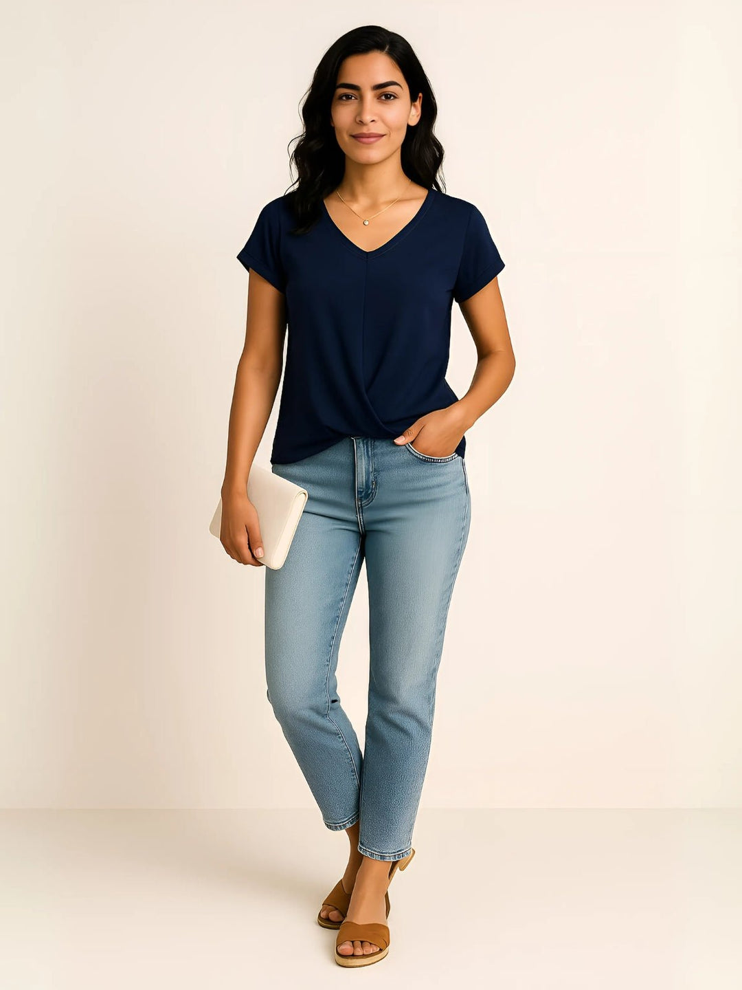 Femme portant Blouse Solélia | Blouse élégante à col cœur