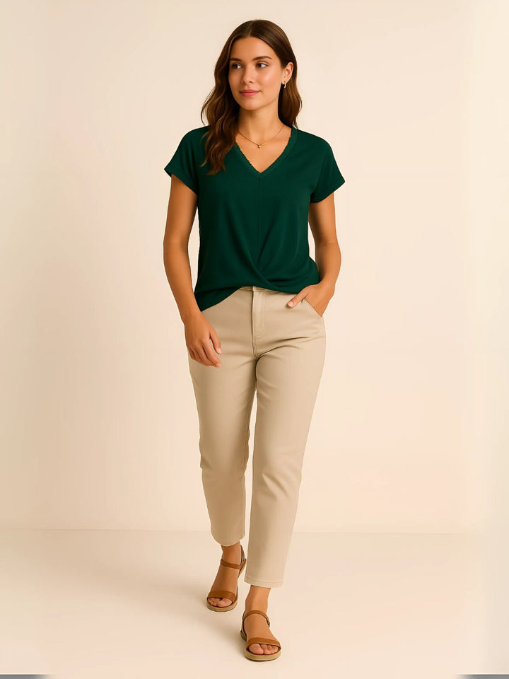 Femme portant Blouse Solélia | Blouse élégante à col cœur