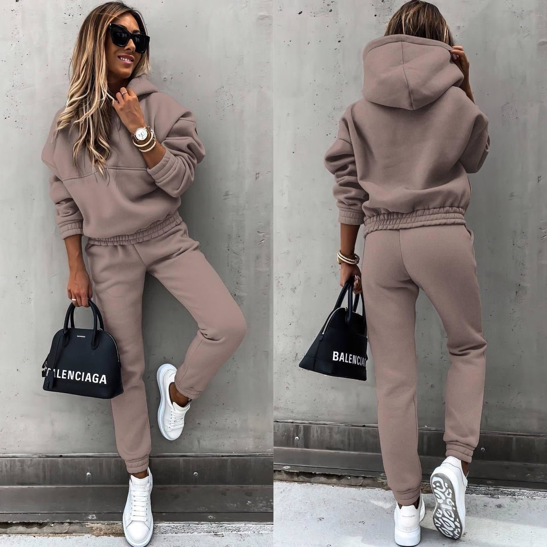 Femme portant Ensemble Jogging Sophie | Ensemble Confort & Style