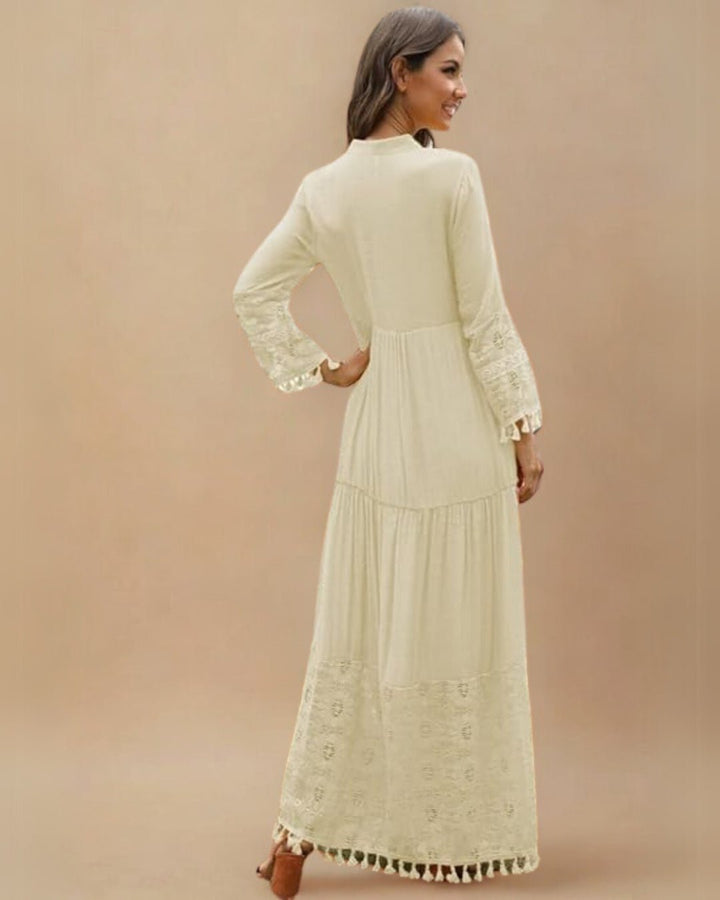 Femme portant Robe Bohème Valoria | Robe Tunique Longue Bohème Brodée