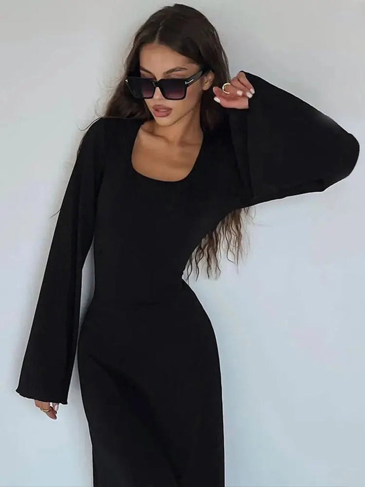 Femme portant Robes Vellara | Robe maxi côtelée unie avec manches trompettes pour femme