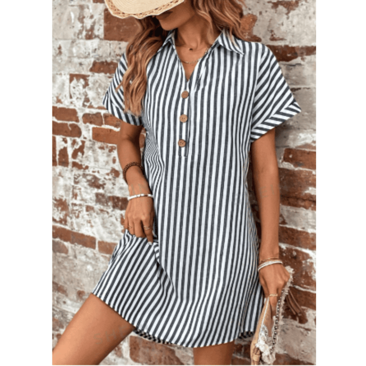 Femme portant Robes Veloria | Robe rayée avec boutons et encolure en V pour femmes