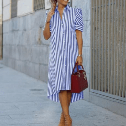 Femme portant Robes Veloria | Robe rayée avec boutons et encolure en V pour femmes