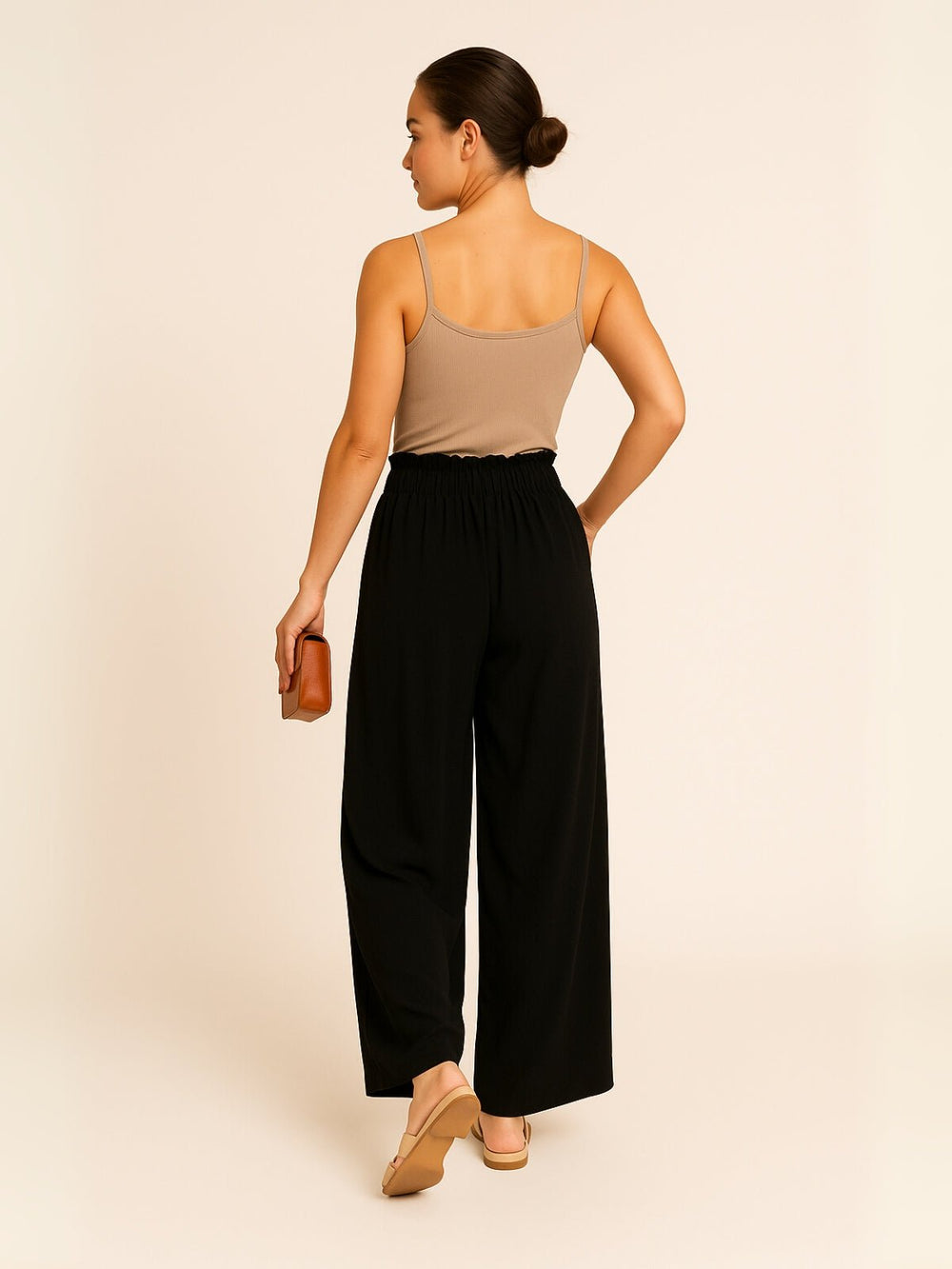 Femme portant Pantalon Large Velyssa | Pantalon large taille haute fluide