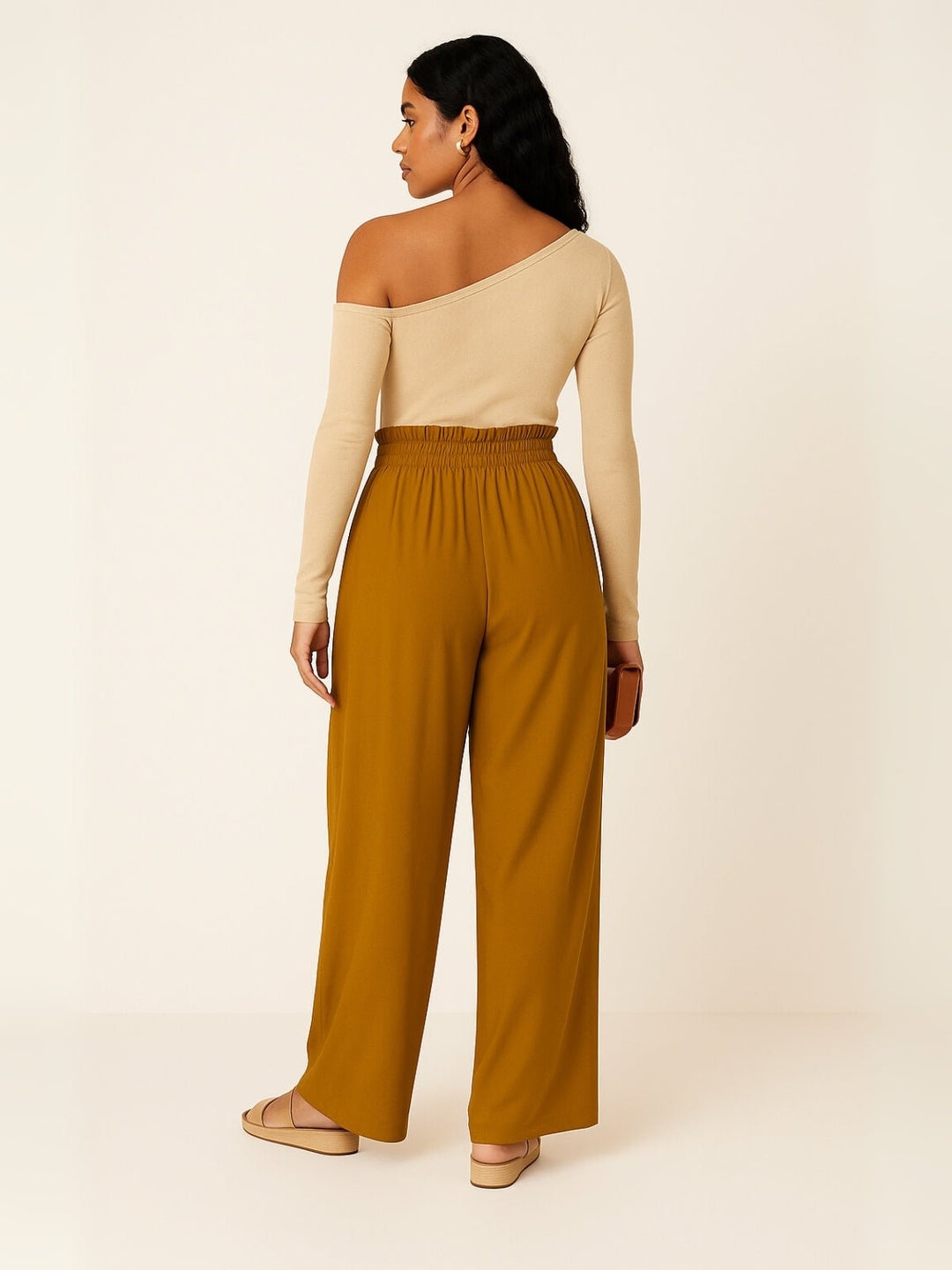 Femme portant Pantalon Large Velyssa | Pantalon large taille haute fluide