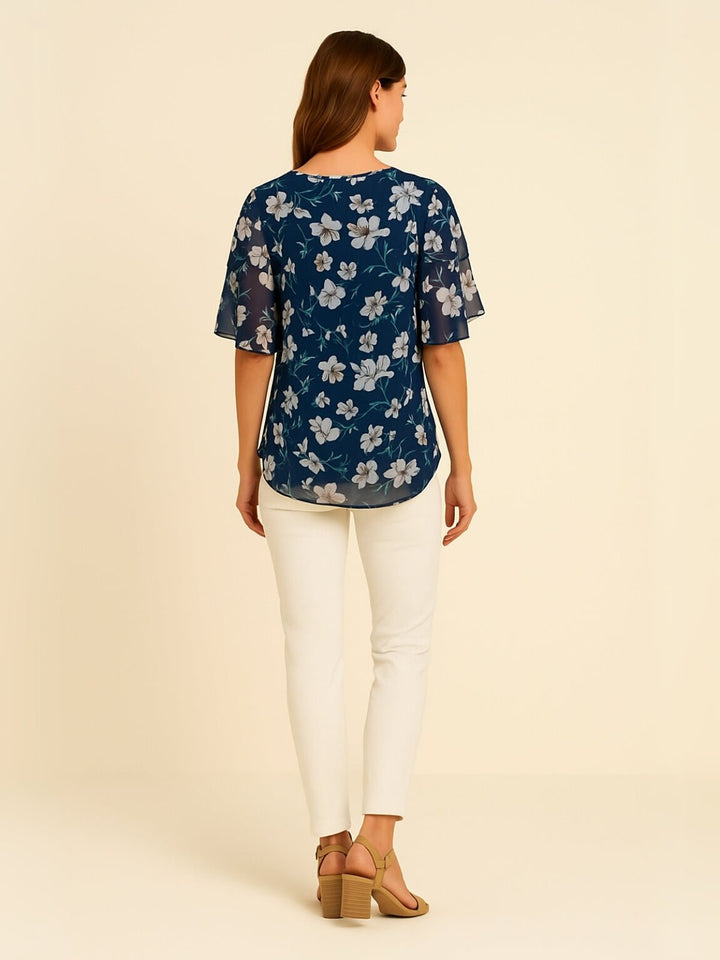 Femme portant Tunique Veylina | Tunique fleurie col V fluide