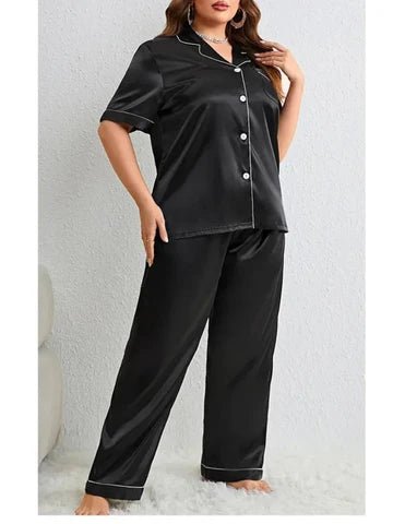 Femme portant Pyjama Virelia | Ensemble de Nuit Satiné
