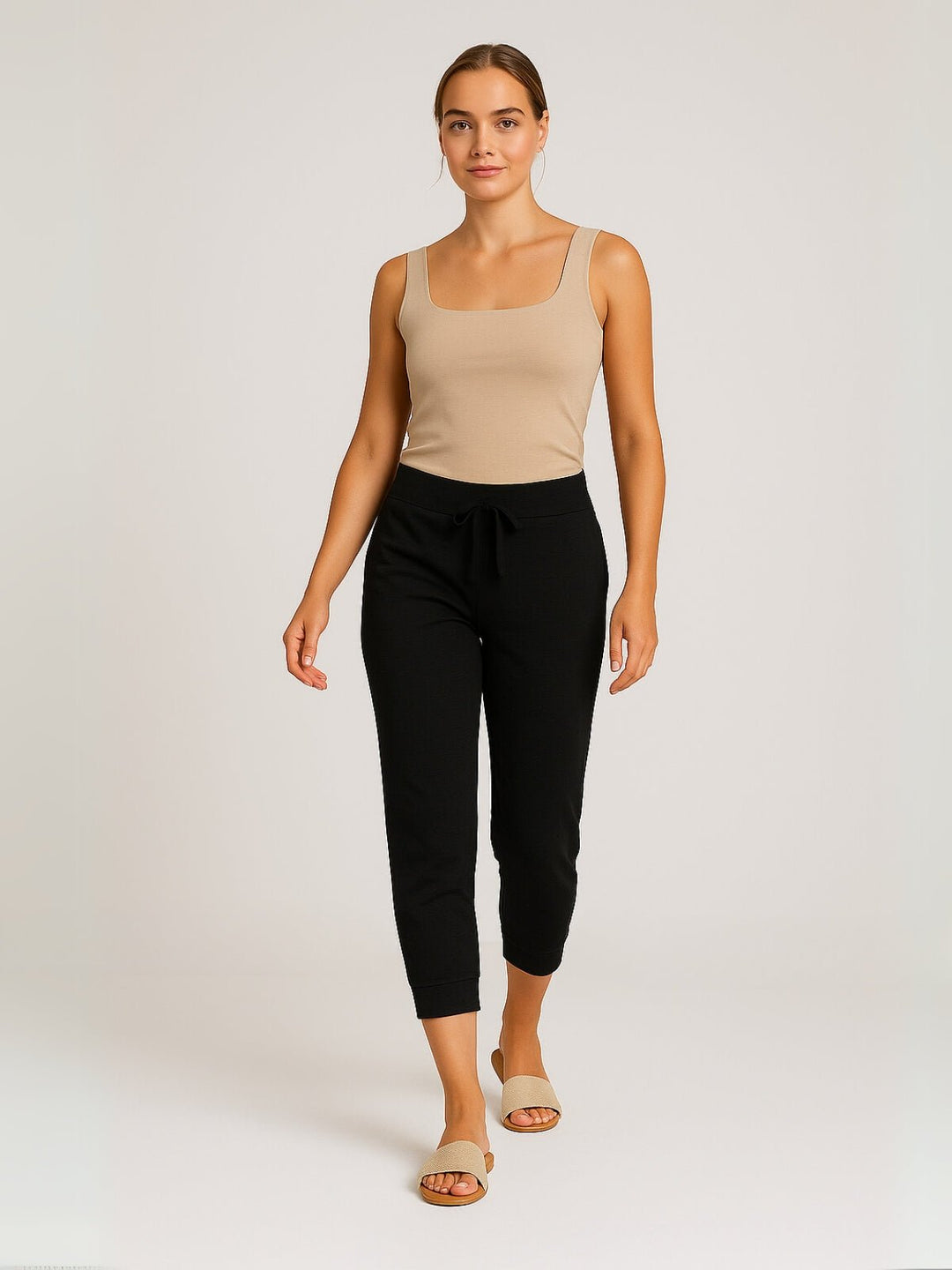 Femme portant Pantalon Yaléna | Pantalon sport à lacets stretch