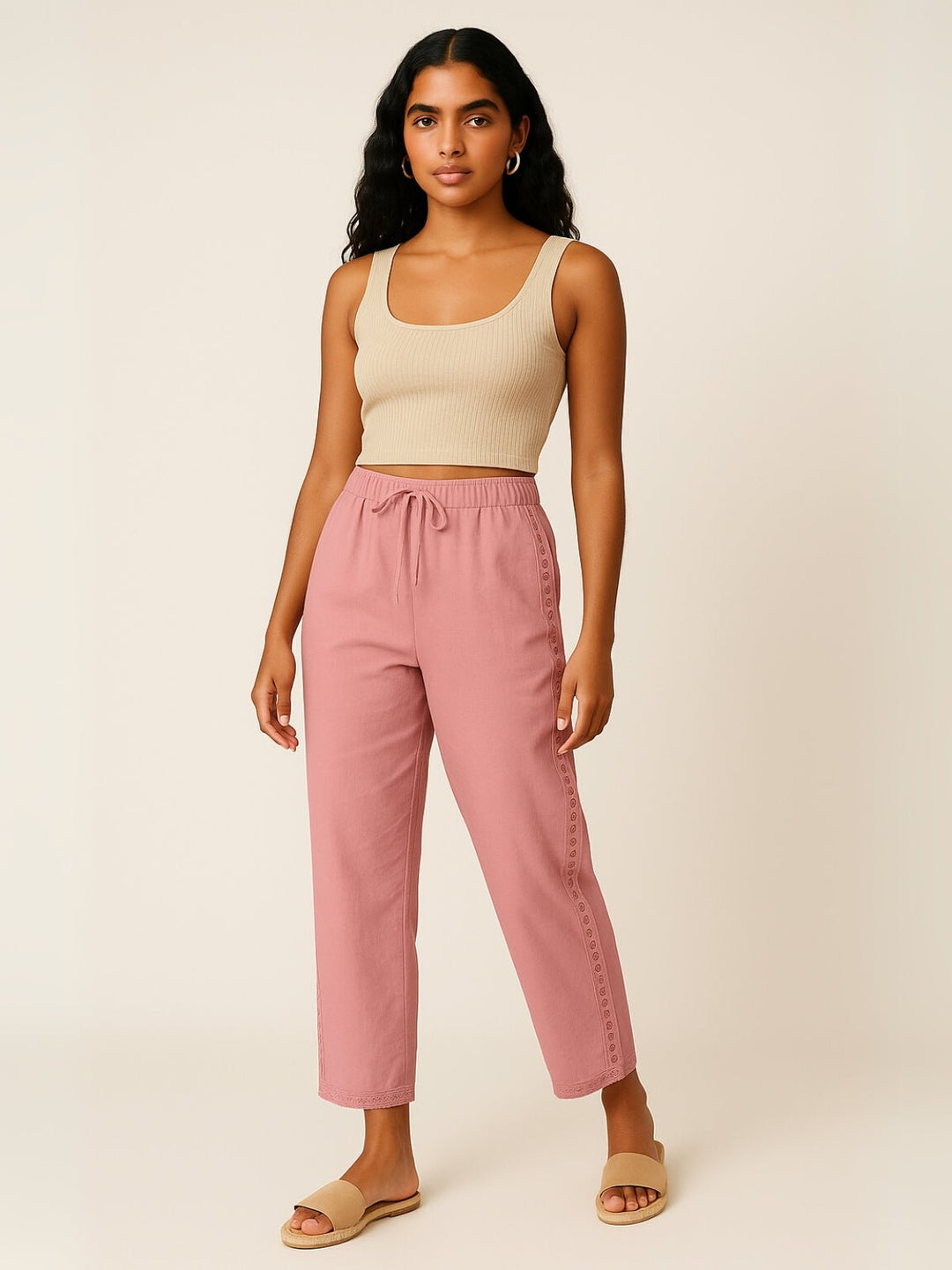 Femme portant Jean droit Yelina | Pantalon droit à dentelle latérale