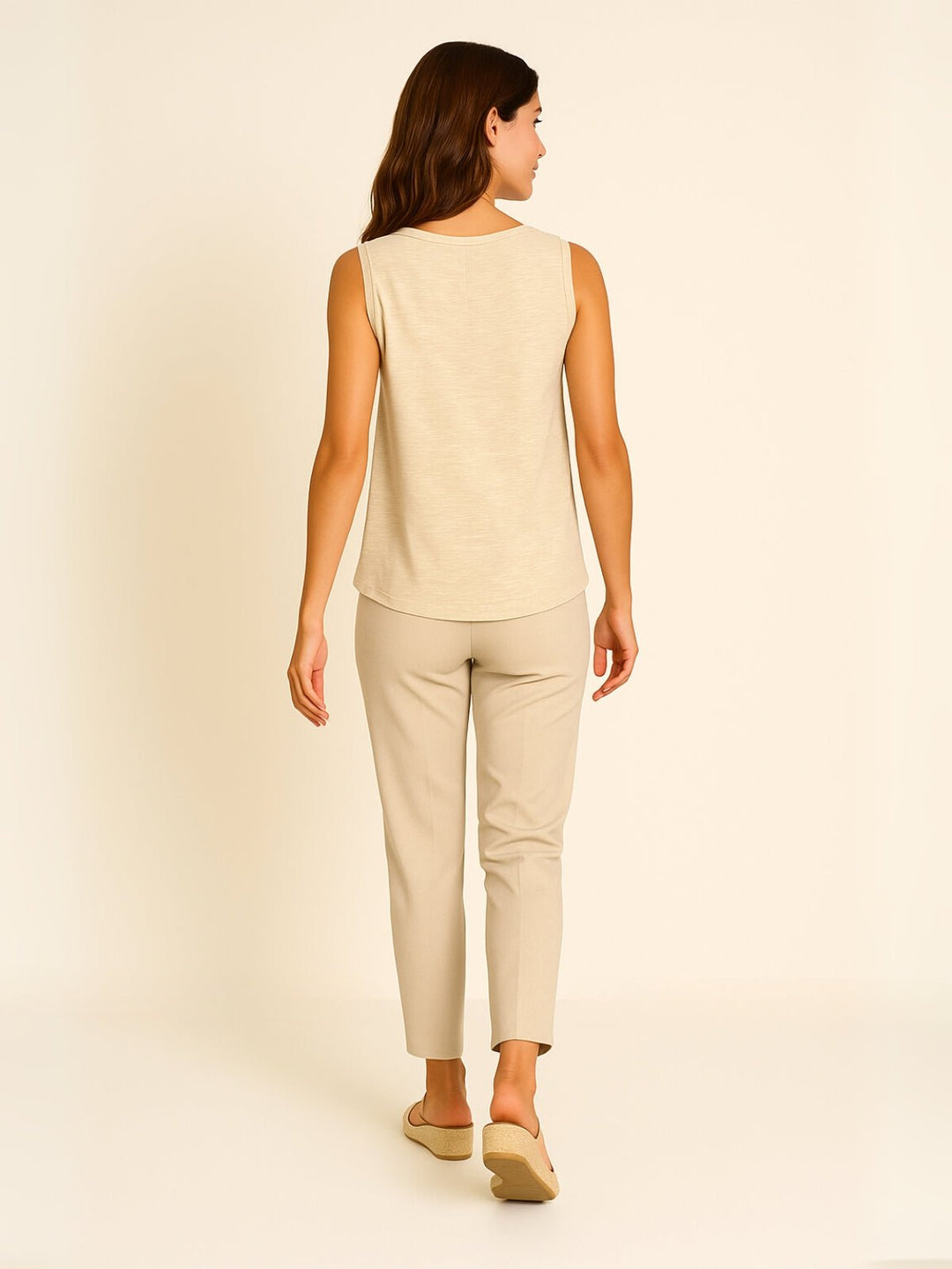 Femme portant Débardeur Ylazéa | Débardeur strass cœur chic