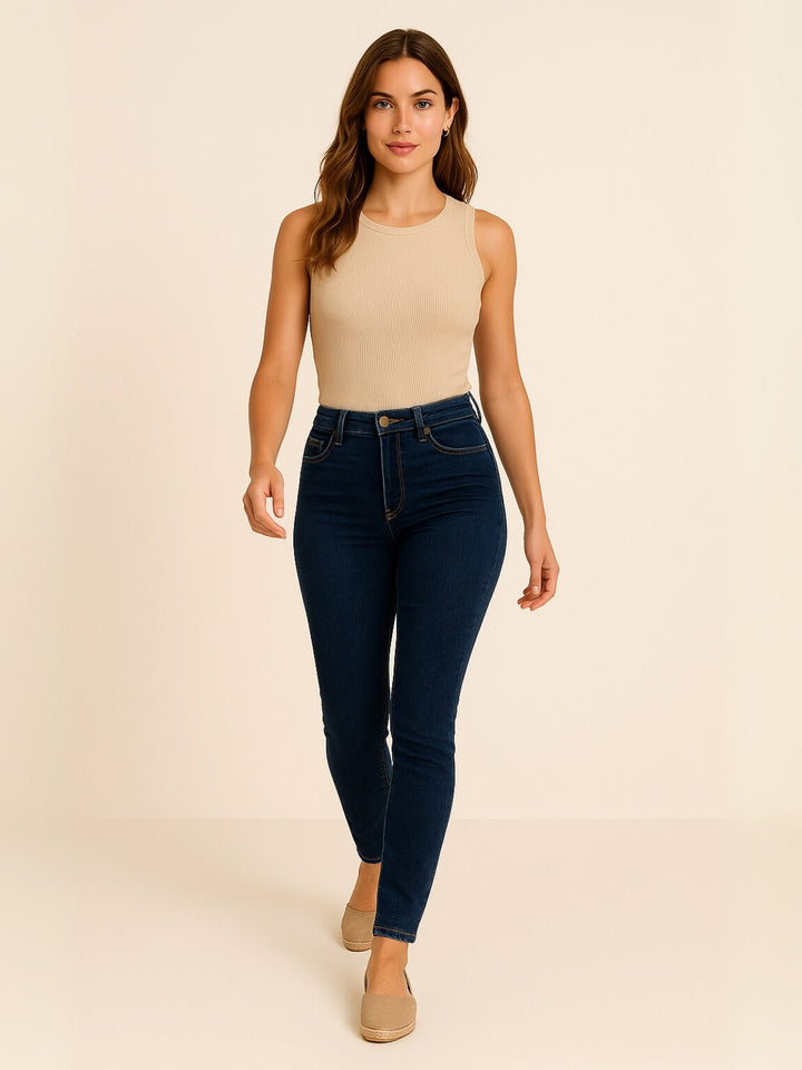 Femme portant Jeans Yselda | Jean Taille Haute Sculptant