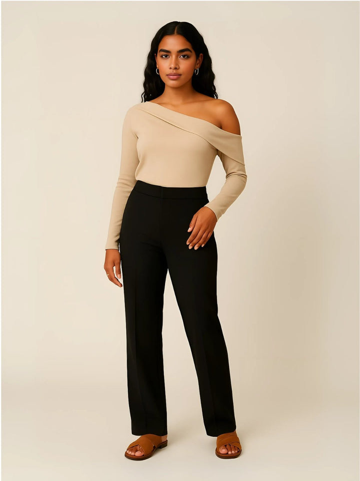 Femme portant Jean droit Ysiléa | Pantalon droit extensible noir