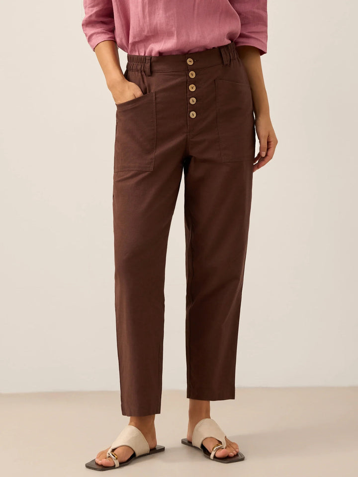 Femme portant Pantalon en lin Zelina | Pantalon en lin ajusté