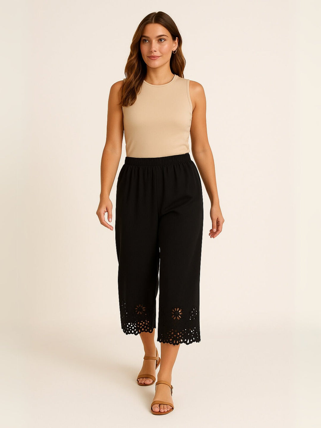 Femme portant Pantalon large Zeloria | Pantalon large taille élastique dentelle