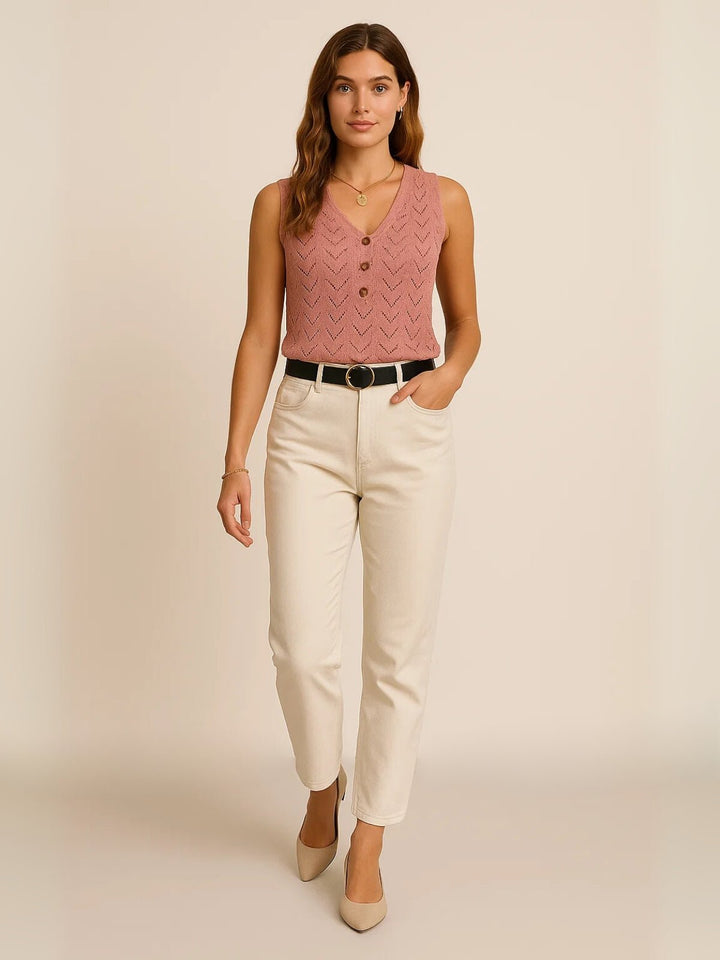 Femme portant Blouse Zélyra | Blouse ajourée à col V chic